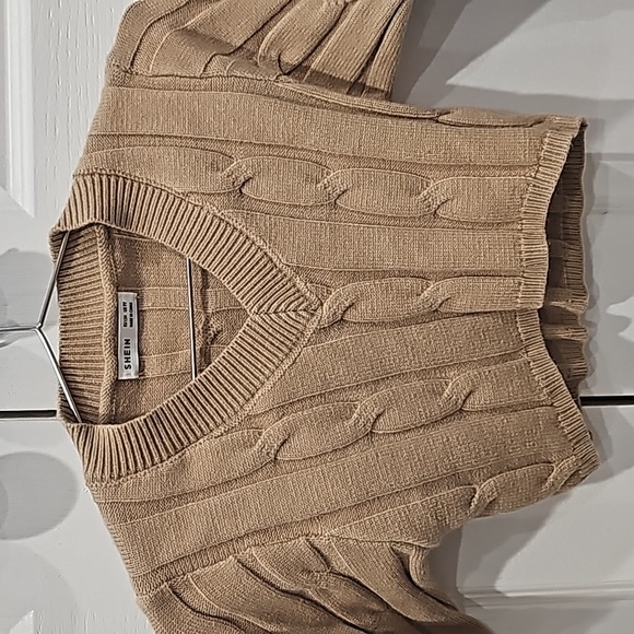 NWOT Girl crop top sweater - Picture 3 of 5